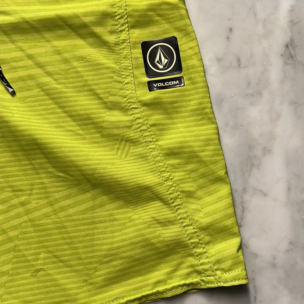 Volcom Mod Tech Shorts. Size 28. Neon Yellow/Gree… - image 2